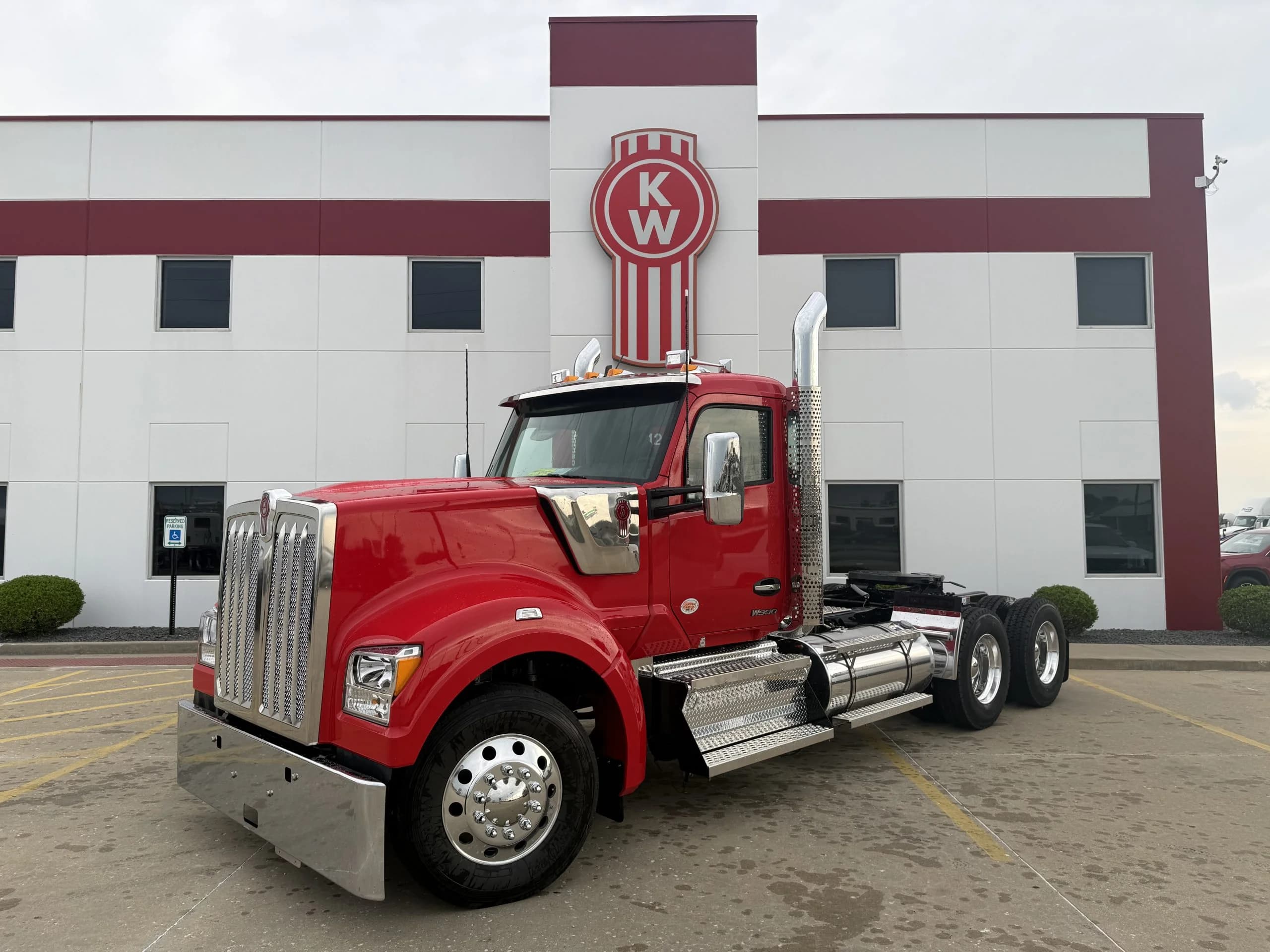 2027 Kenworth W990
