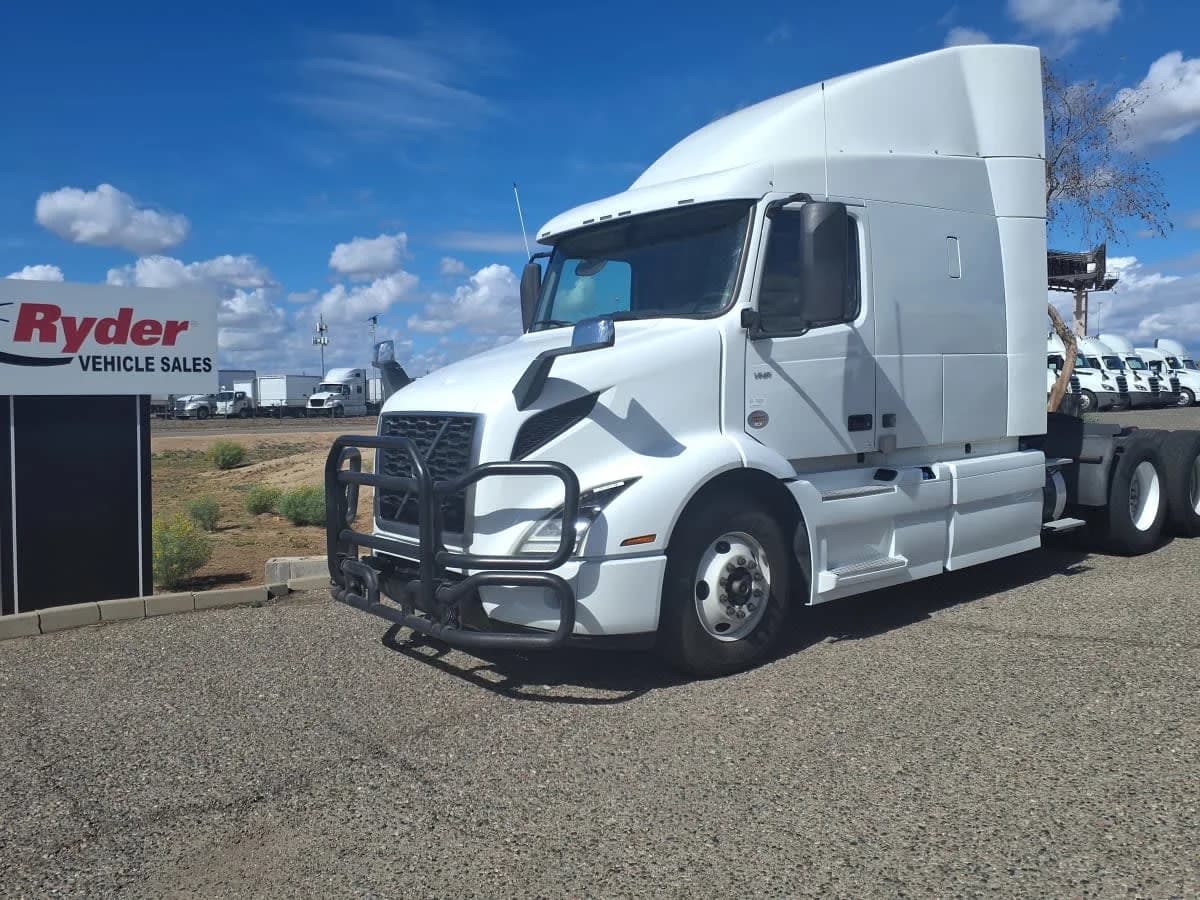 2020 Volvo VNR 640