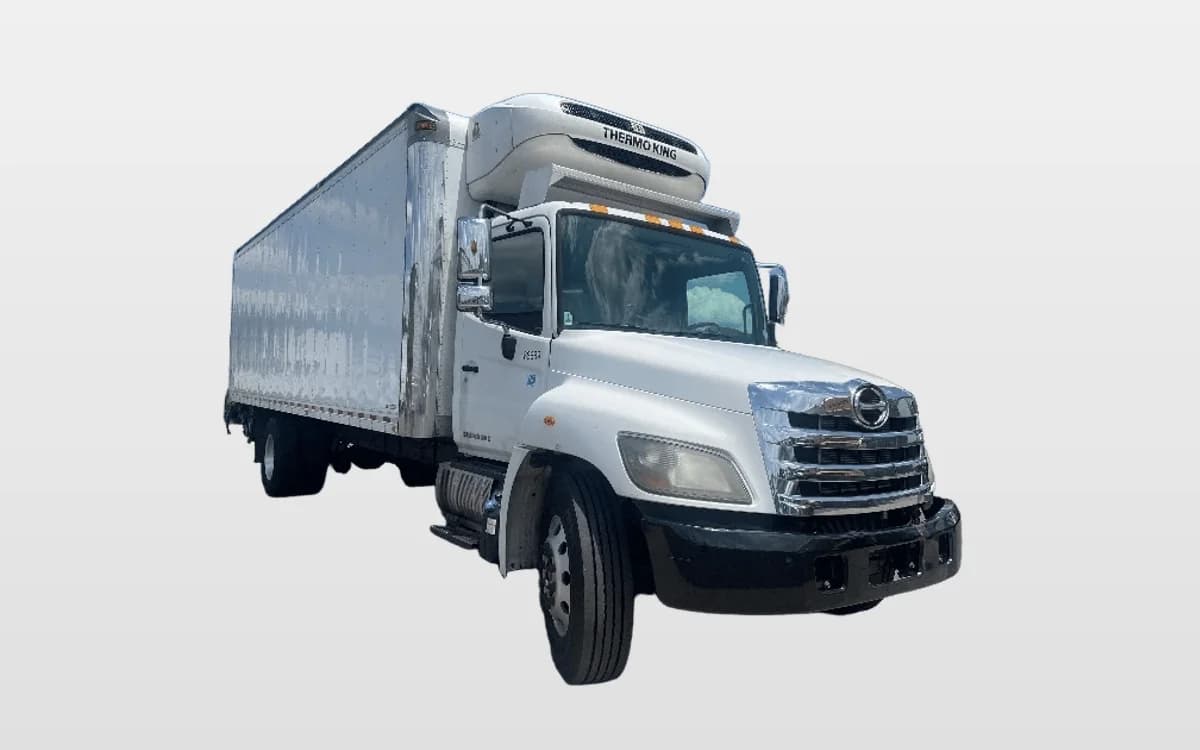 2018 Hino 338 — photo 1