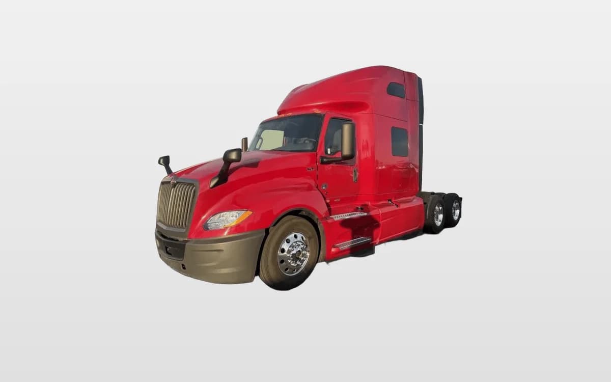 2022 International LT — photo 1