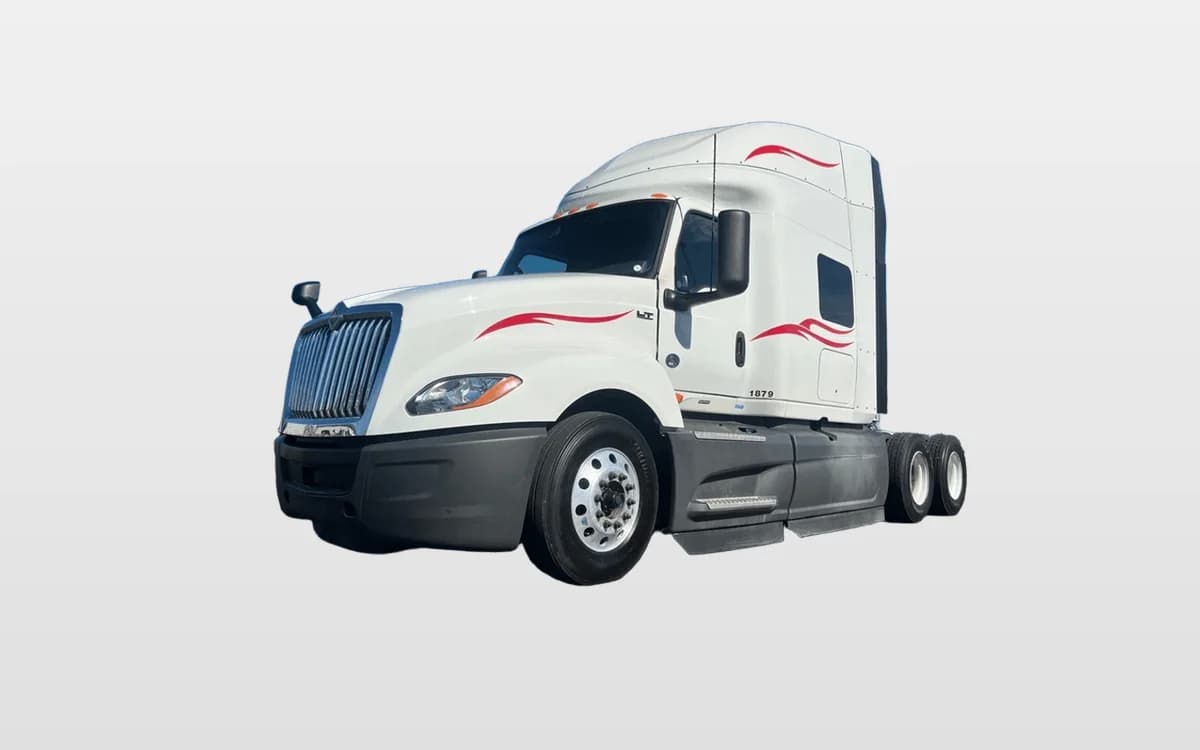 2022 International LT — photo 1