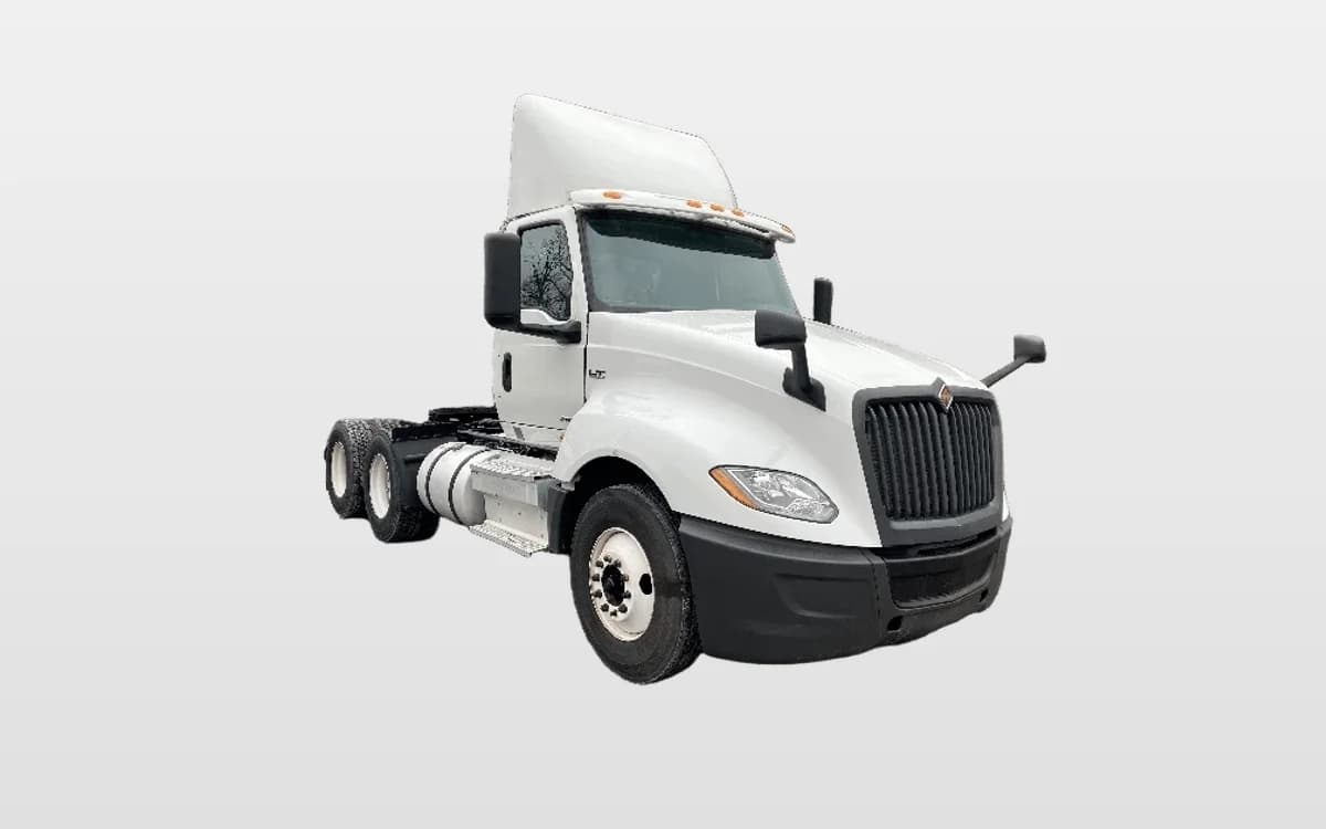 2020 International LT — photo 1