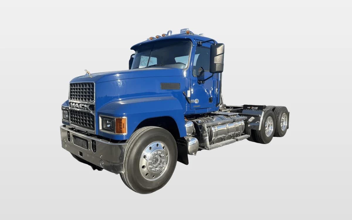 2022 Mack Pinnacle — photo 1