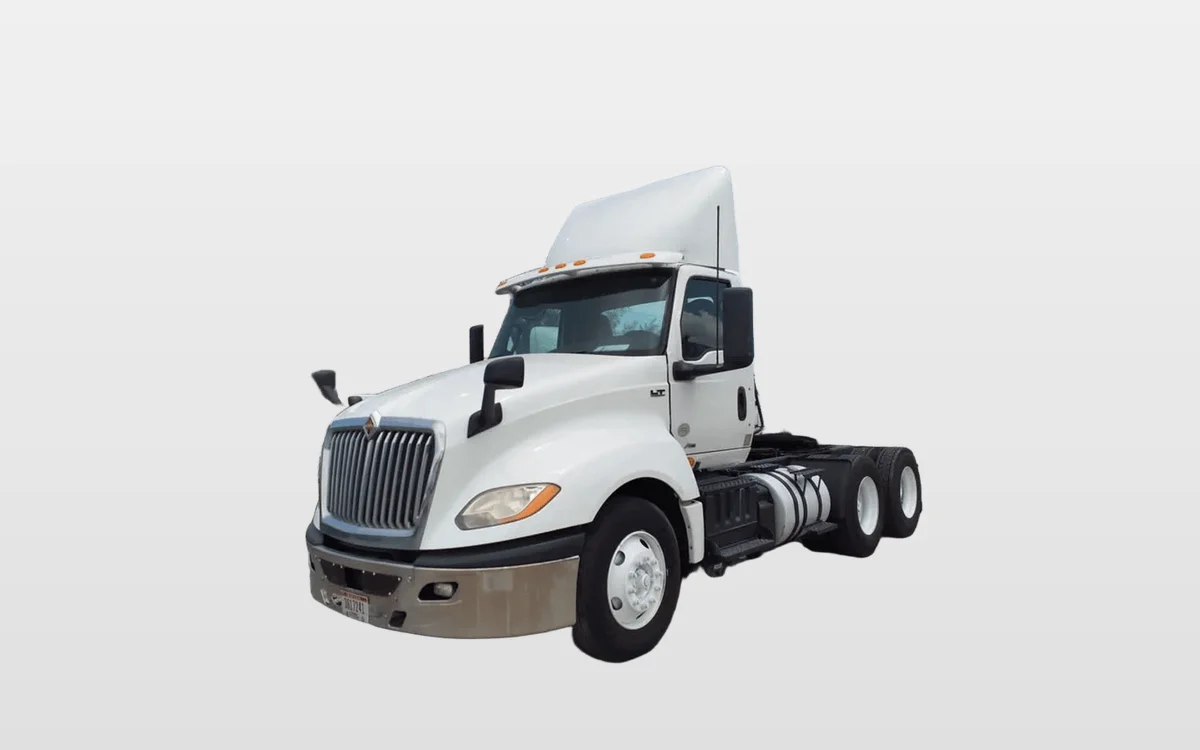 2018 International LT — photo 1