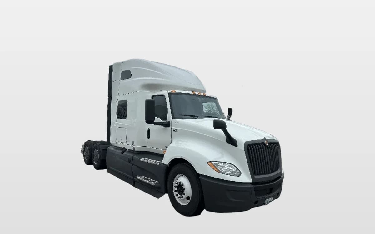 2023 International LT — photo 1