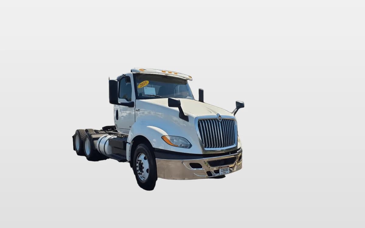 2018 International LT — photo 1