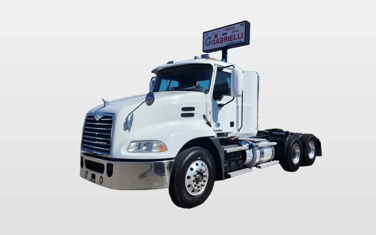 2016 Mack Pinnacle — photo 1