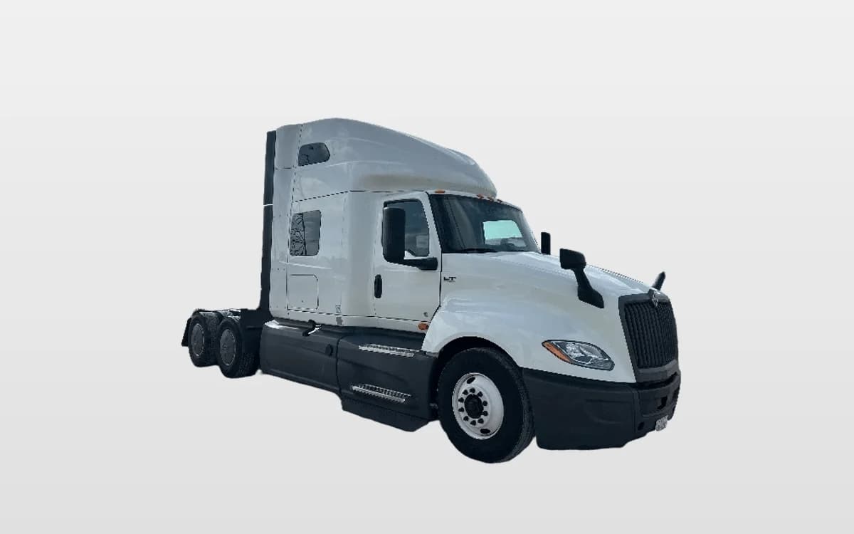 2023 International LT — photo 1