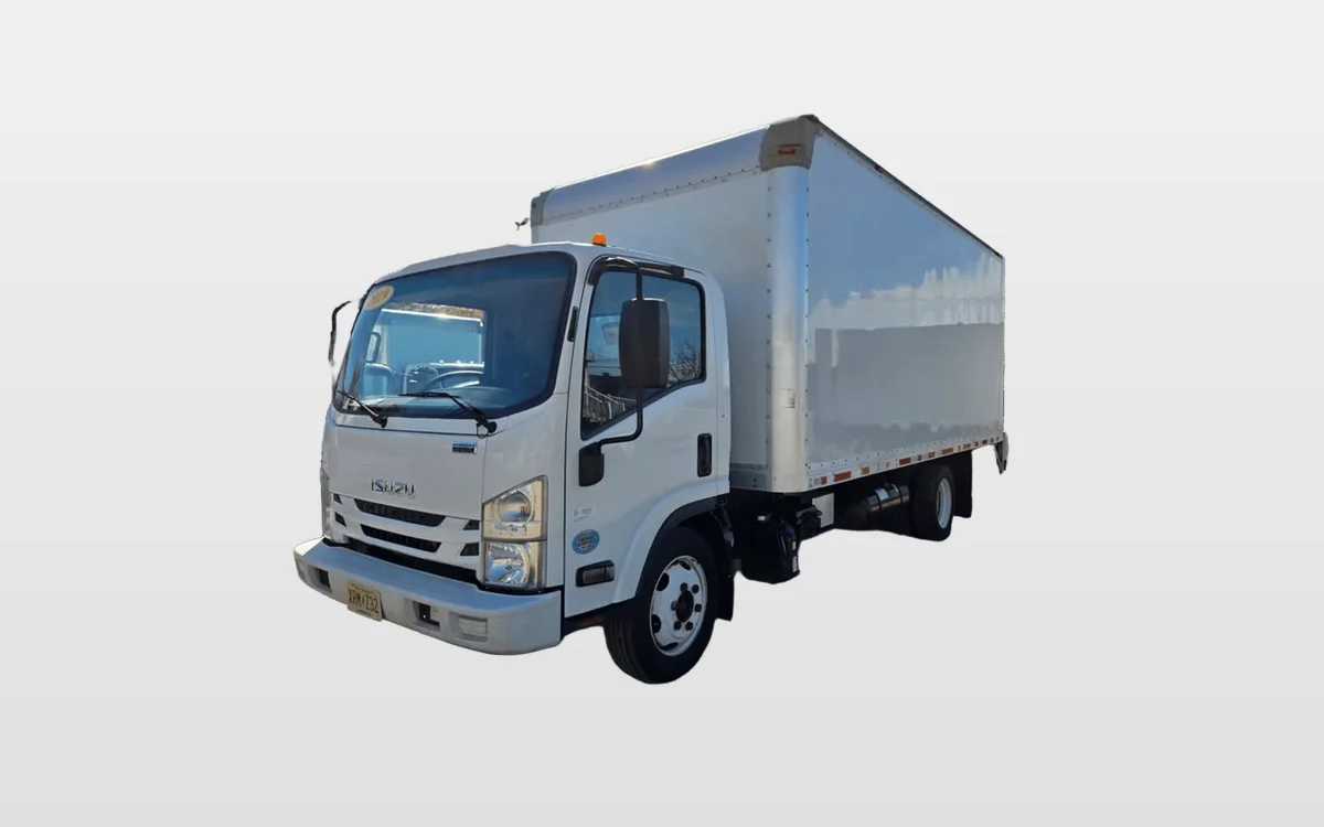 2019 Isuzu NQR — photo 1