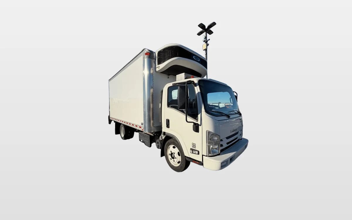 2020 Isuzu NQR — photo 1