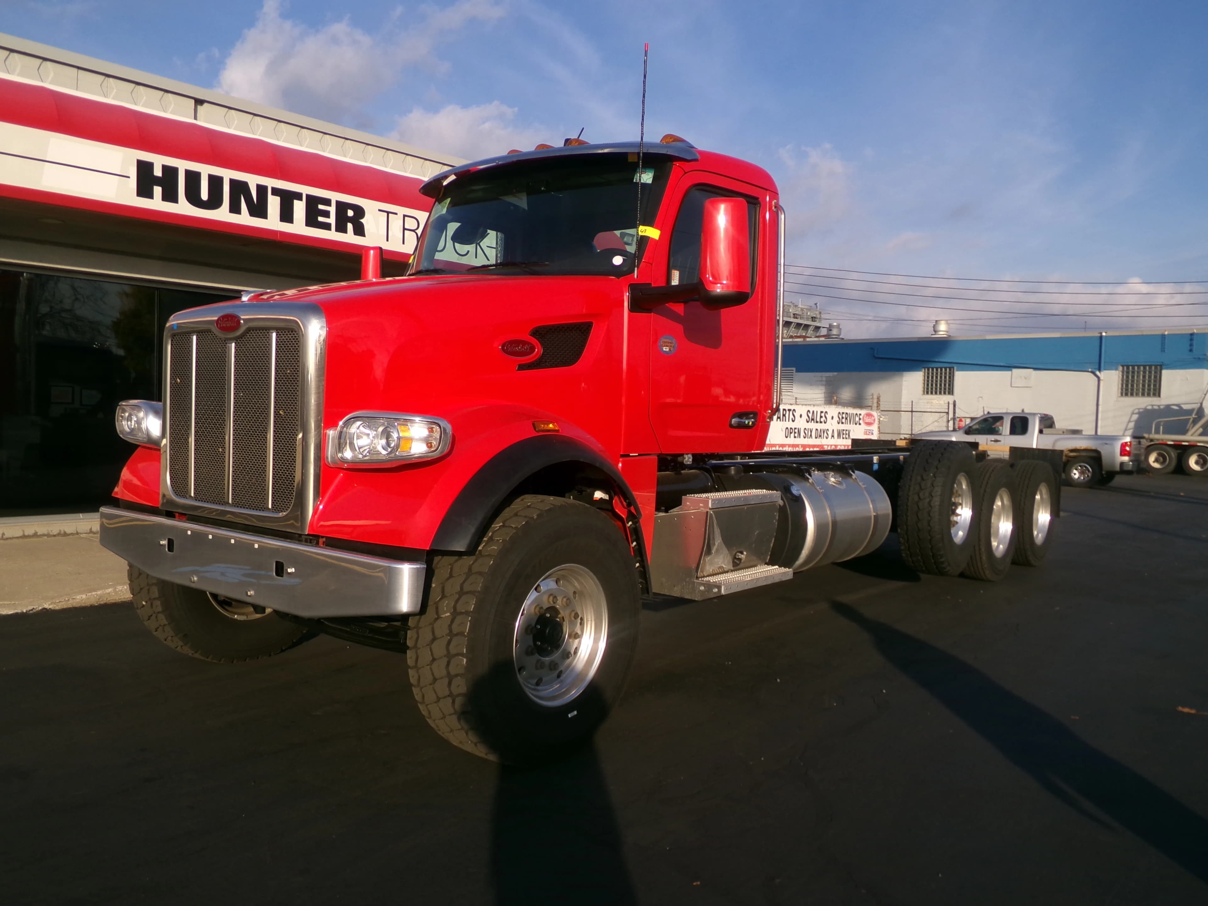 2025 Peterbilt 567