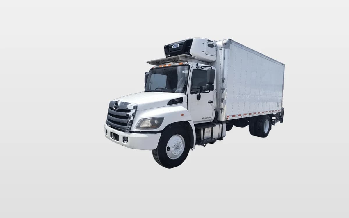 2019 Hino 268 — photo 1