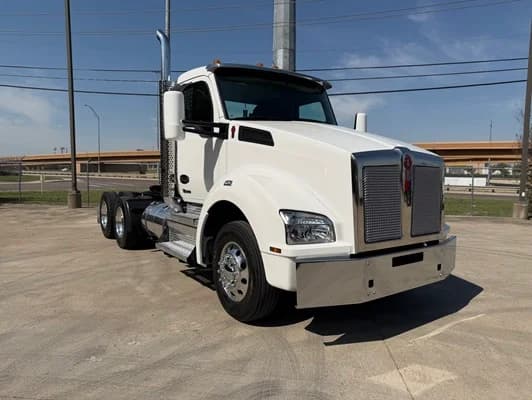 2024 Kenworth T880