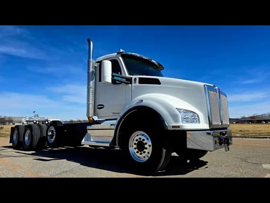 2021 Kenworth T880