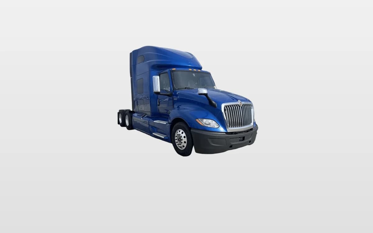 2022 International LT — photo 1