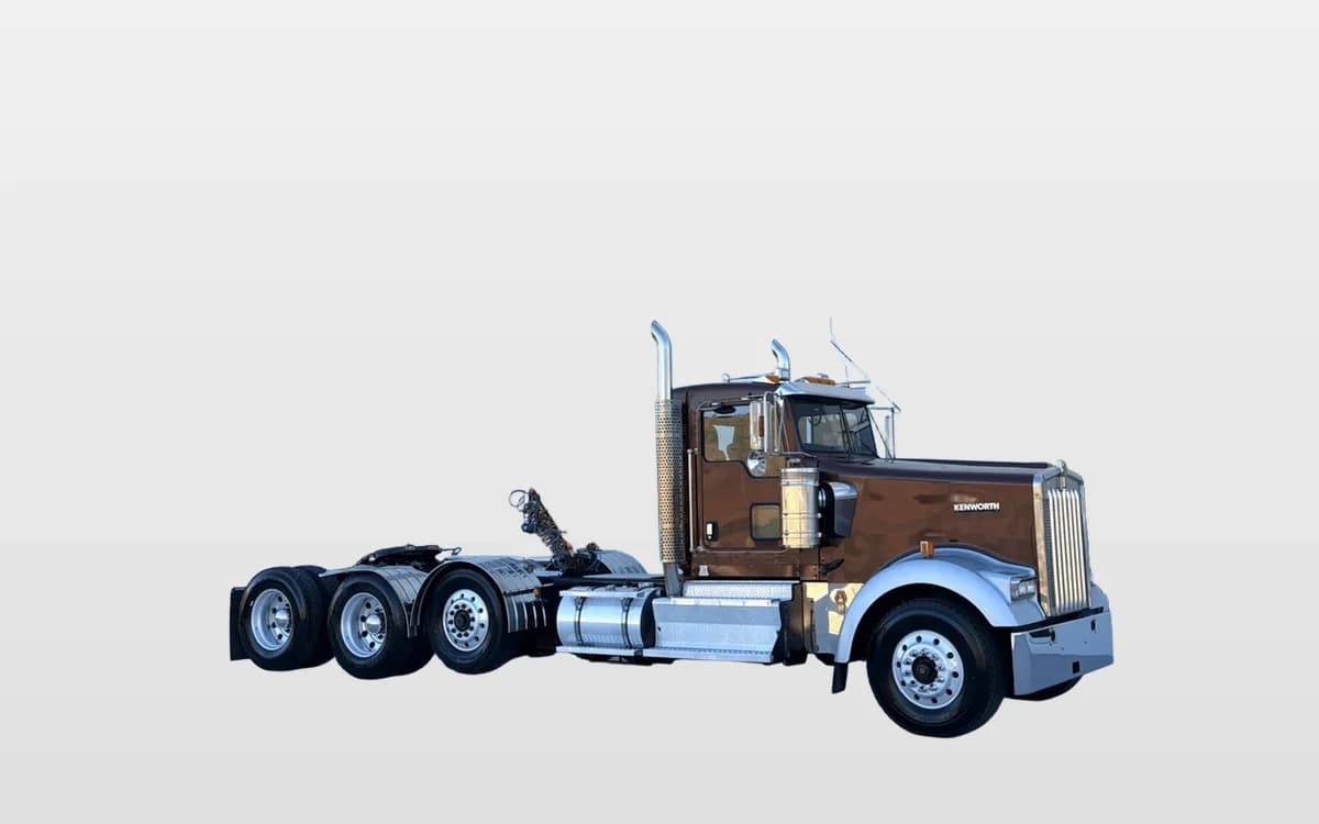 2011 Kenworth W900 — photo 1