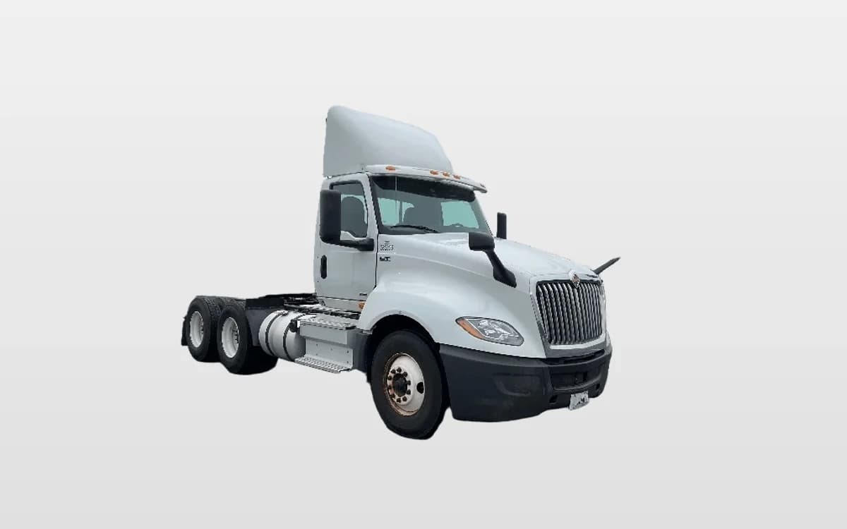 2019 International LT — photo 1