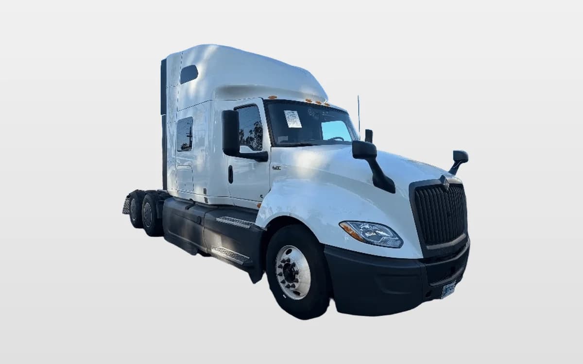 2023 International LT — photo 1