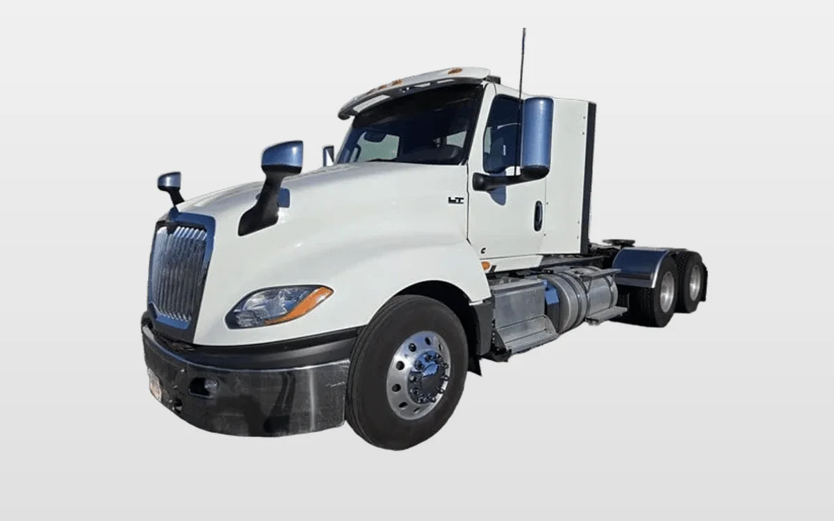 2023 International LT — photo 1