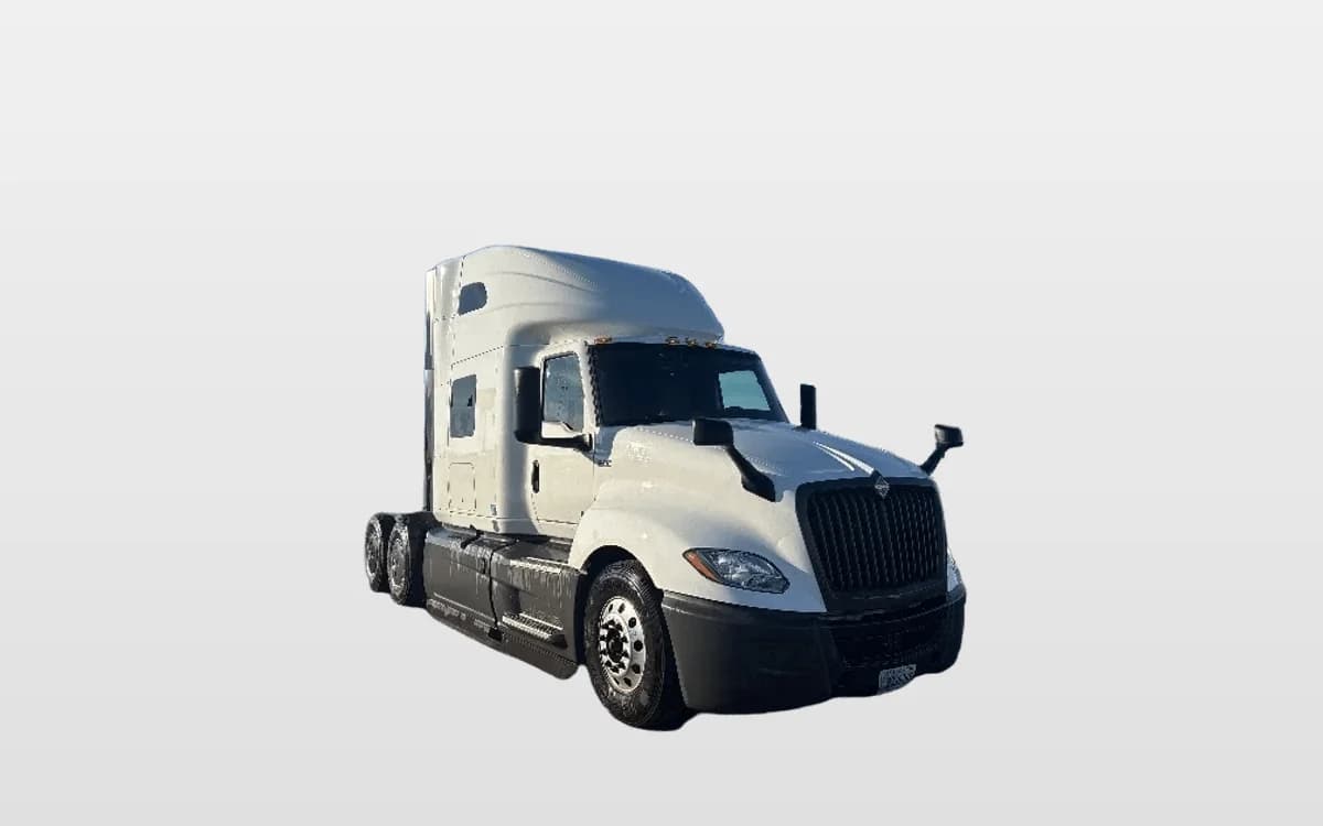 2023 International LT — photo 1