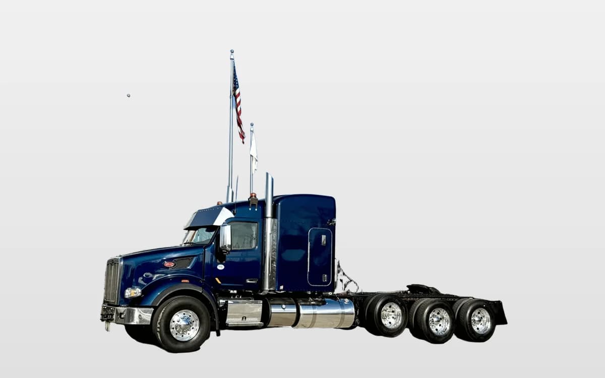 2021 Peterbilt 567 — photo 1