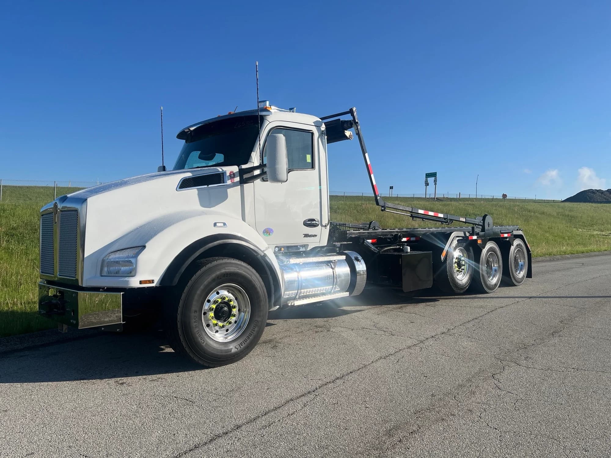 2024 Kenworth T880