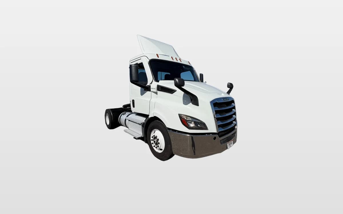 2020 Freightliner Cascadia — photo 1