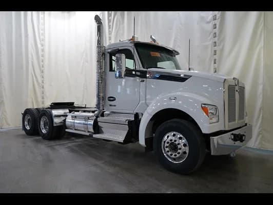 2026 Kenworth T880