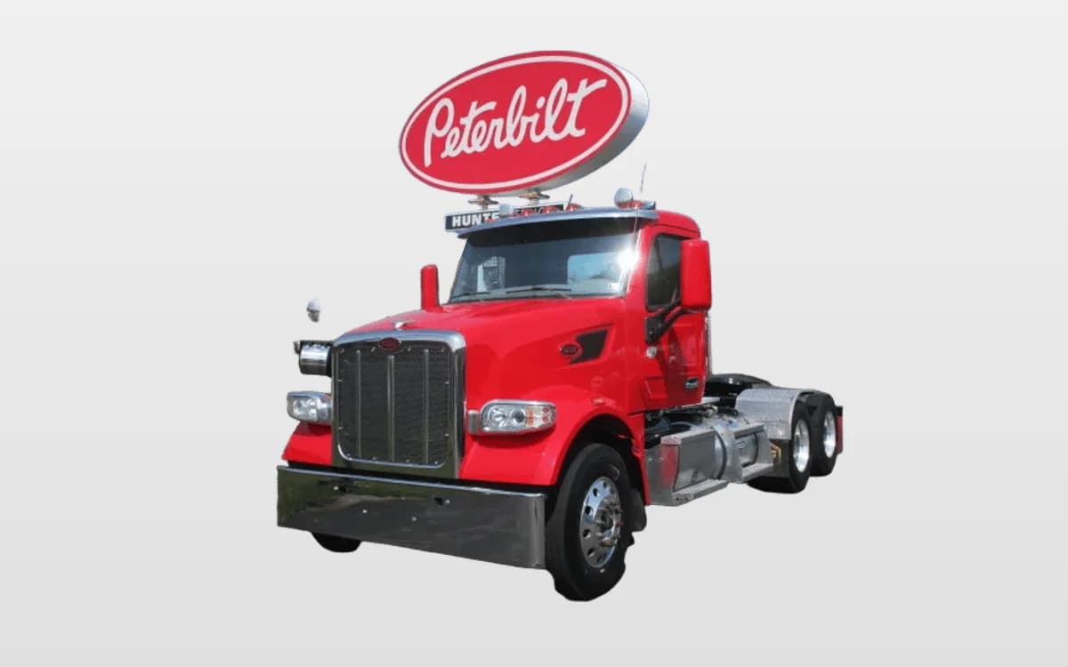 2020 Peterbilt 567 — photo 1