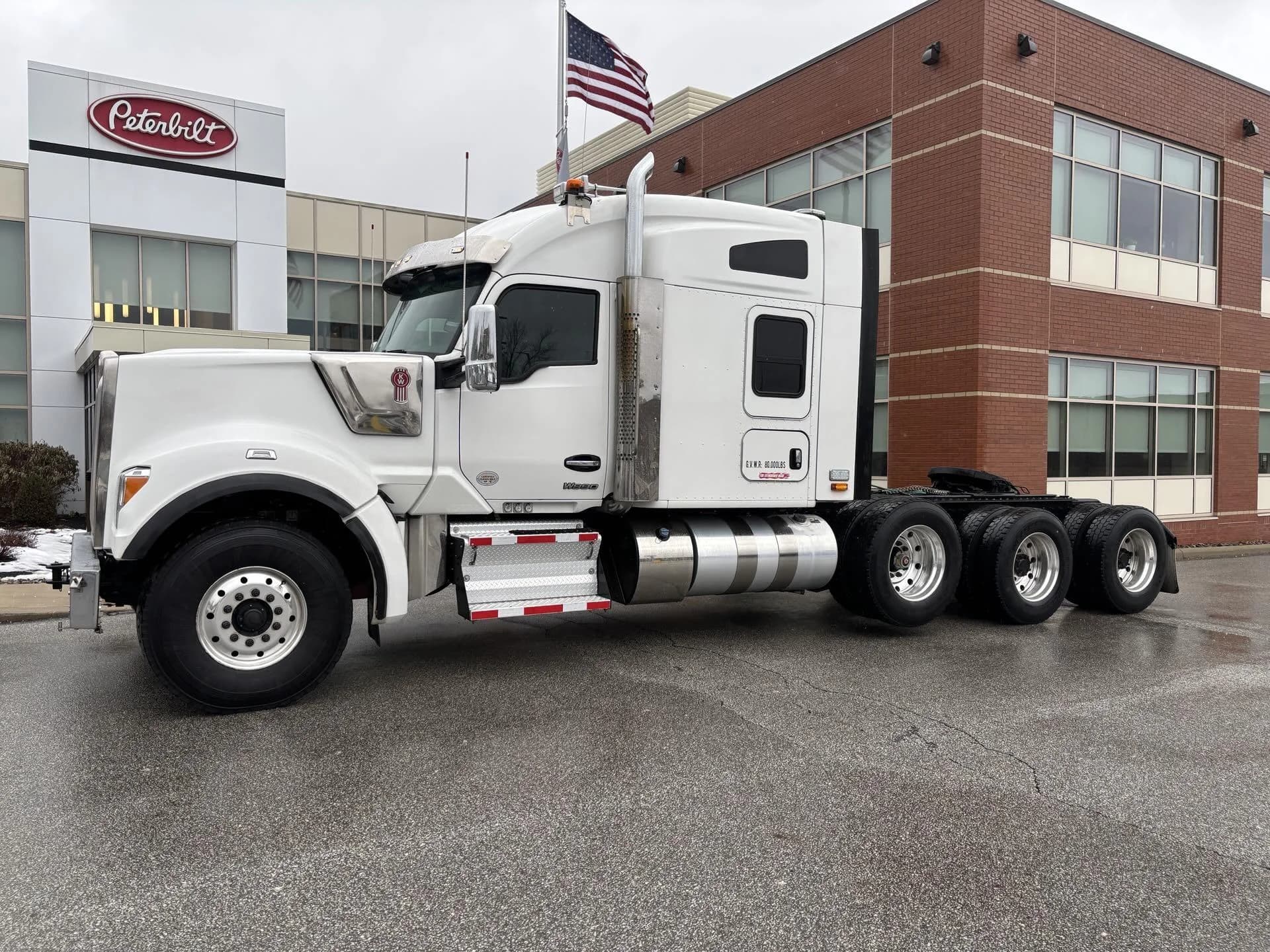 2024 Kenworth W990