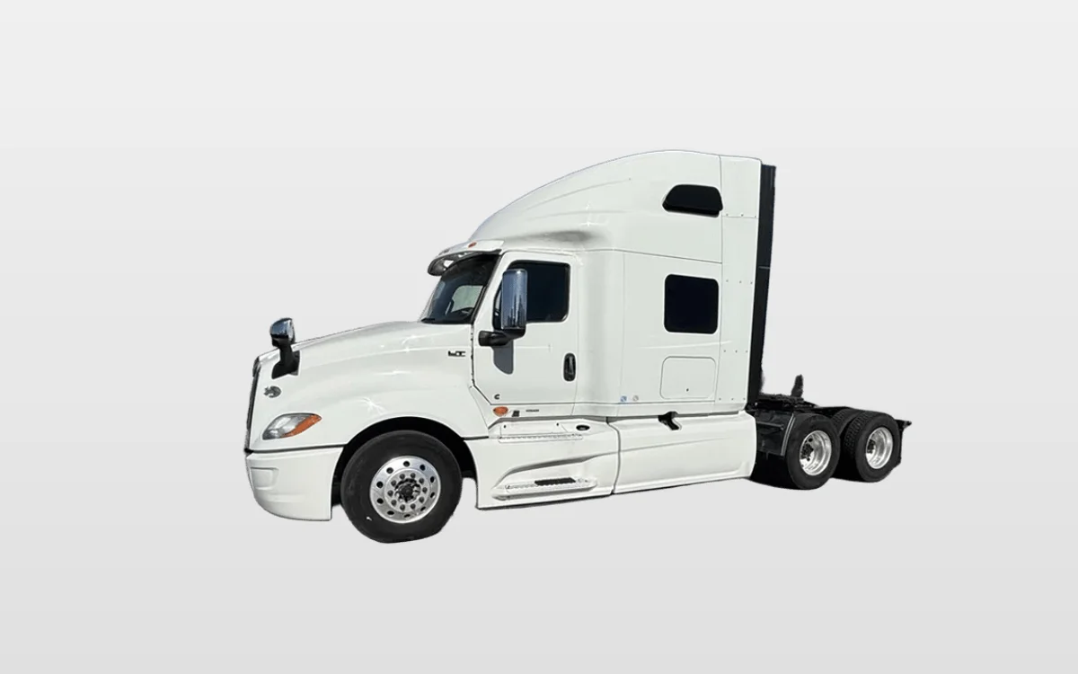 2022 International LT — photo 1