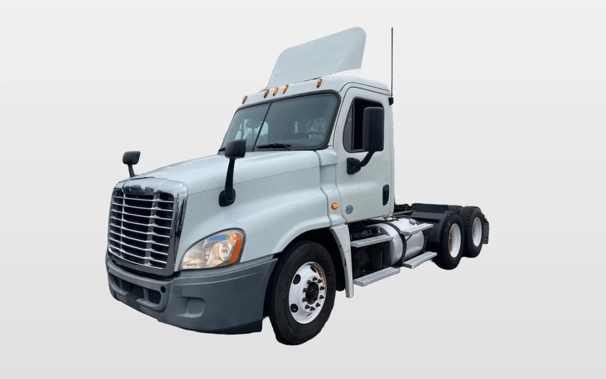 2015 Freightliner Cascadia — photo 1