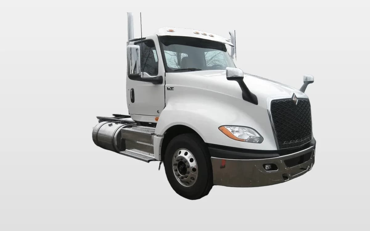 2025 International LT — photo 1