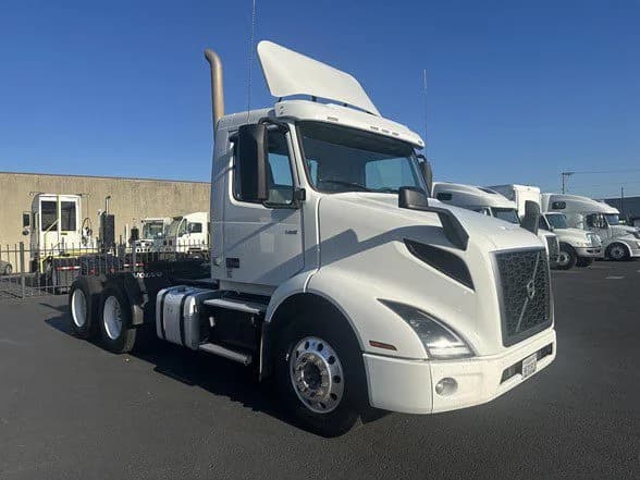 2019 Volvo VNR 640