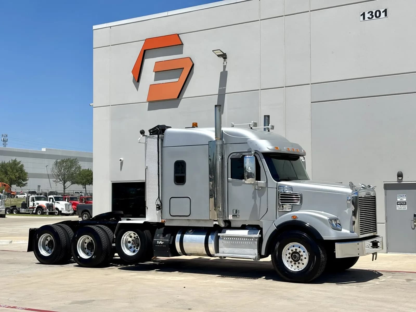 2016 Freightliner 122SD