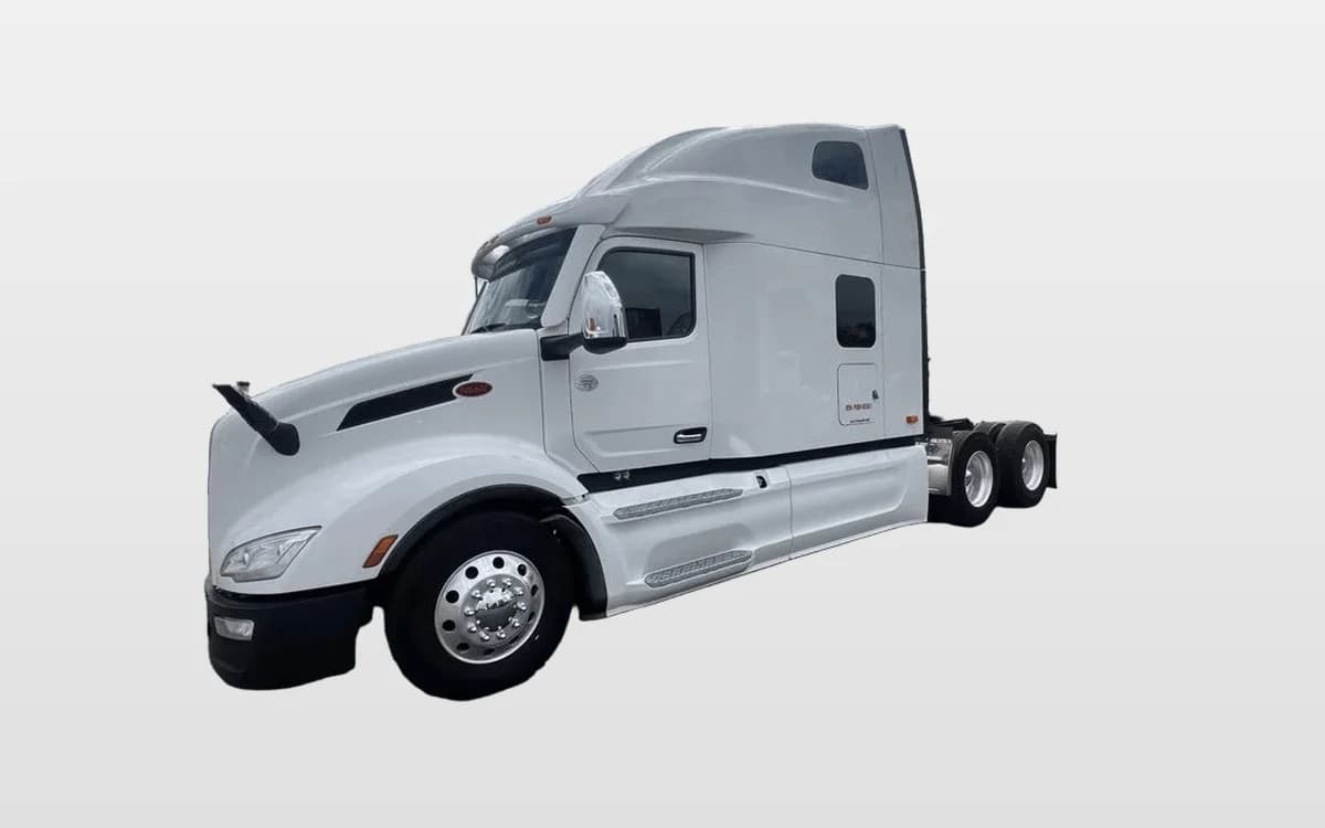 2023 Peterbilt 579 — photo 1