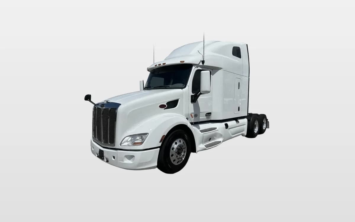 2022 Peterbilt 579 — photo 1