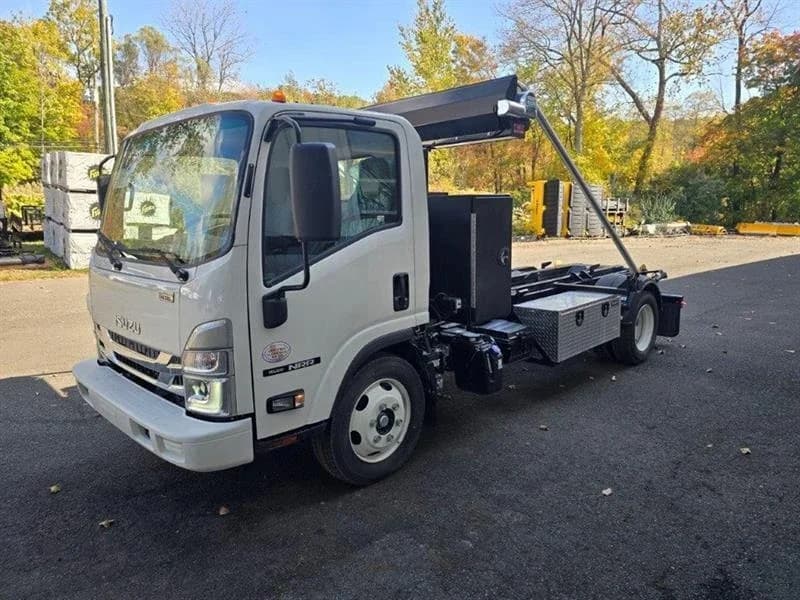 2024 Isuzu NRR