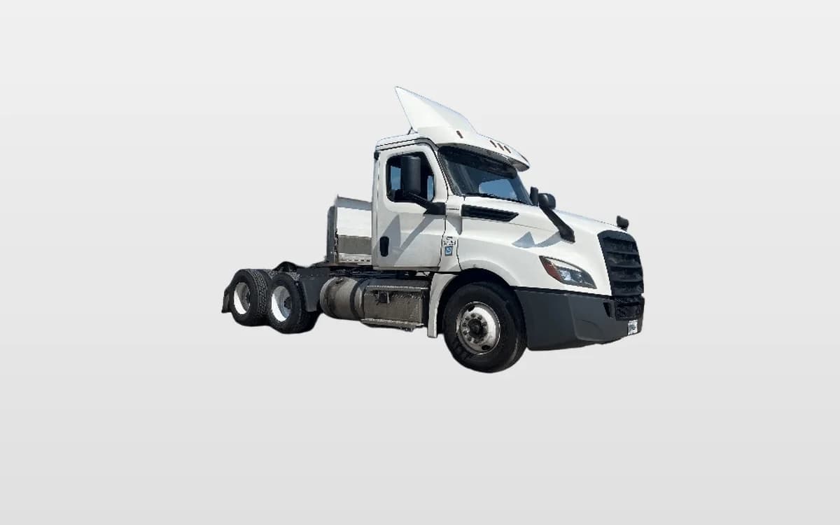 2020 Freightliner Cascadia — photo 1