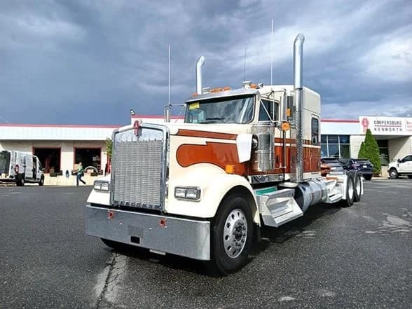 2025 Kenworth W900