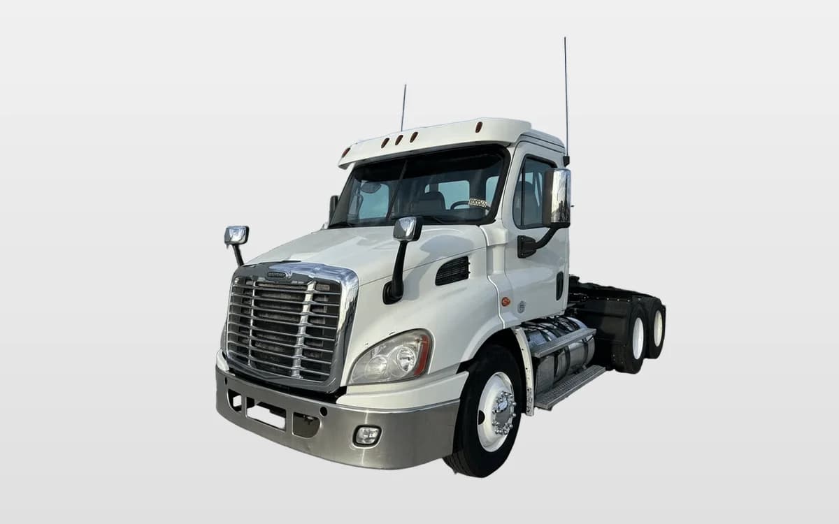 2015 Freightliner Cascadia — photo 1