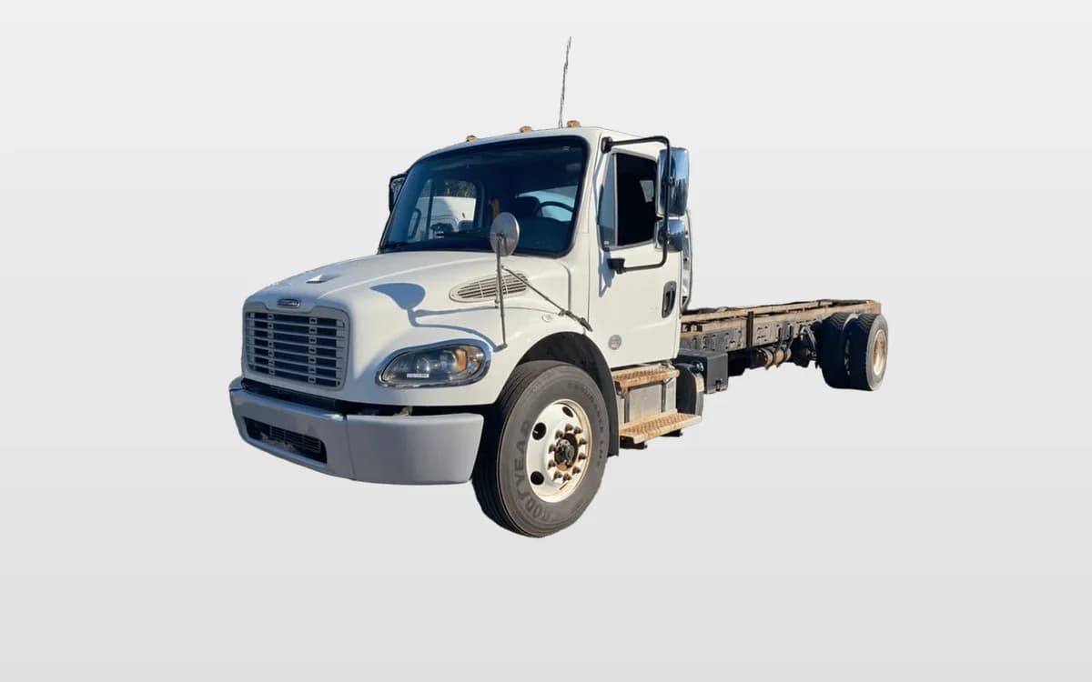 2020 Freightliner M2 106 — photo 1