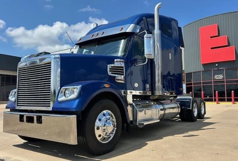 2020 Freightliner 122SD