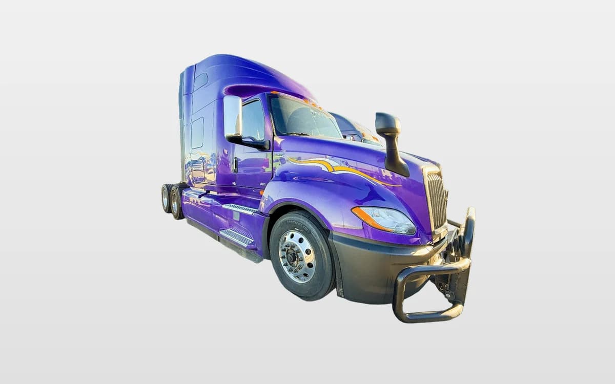 2023 International LT — photo 1