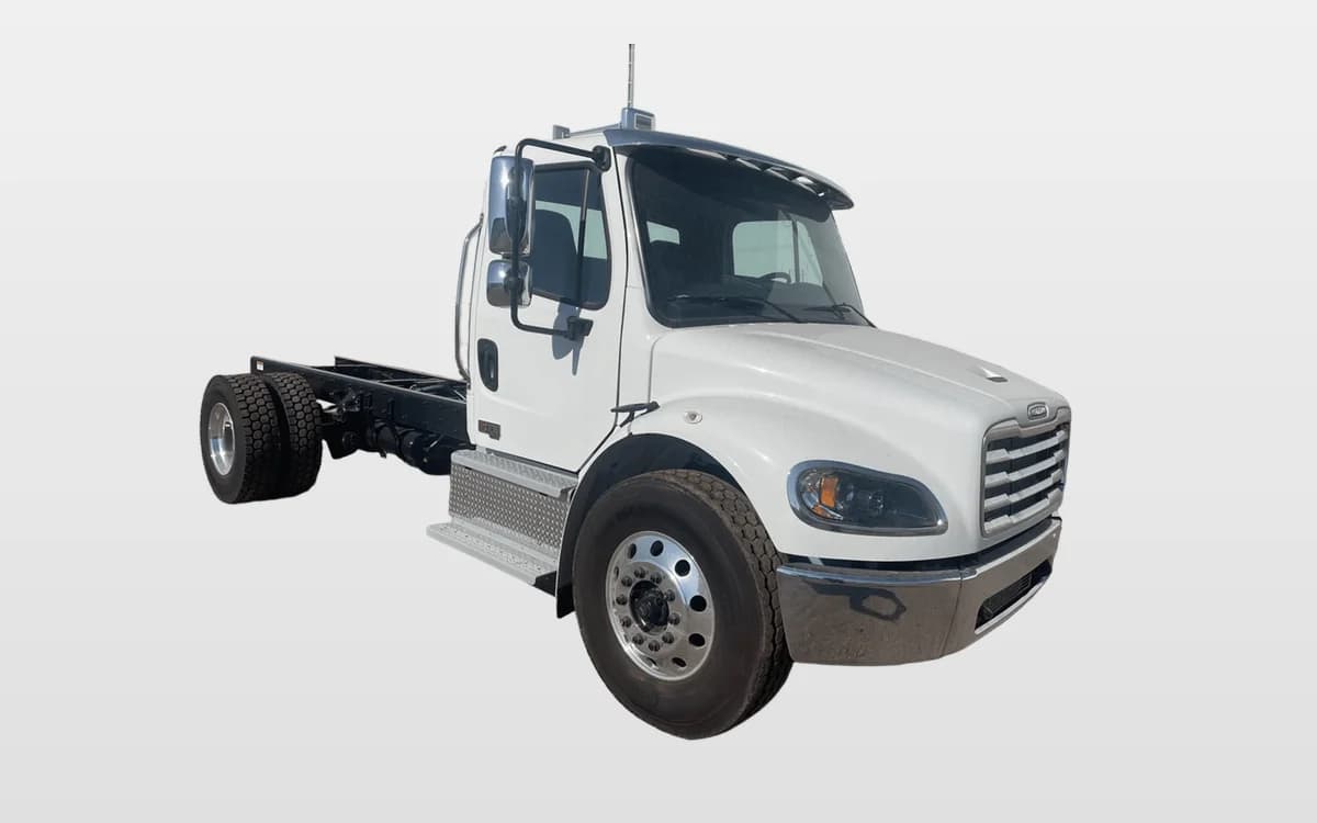 2026 Freightliner M2 106 — photo 1