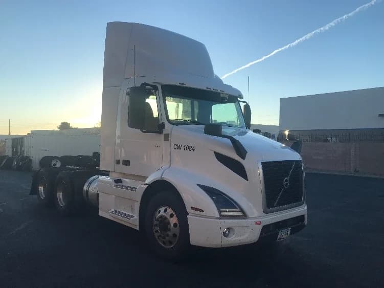 2021 Volvo VNR 640