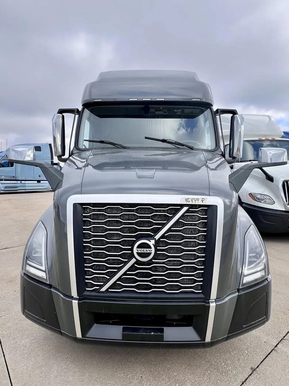 2022 Volvo VNL 760
