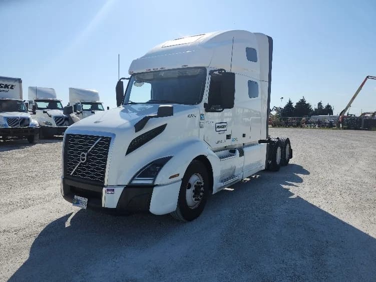 2022 Volvo VNL 760