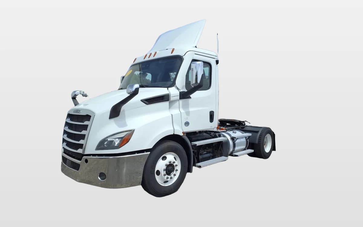 2020 Freightliner Cascadia — photo 1