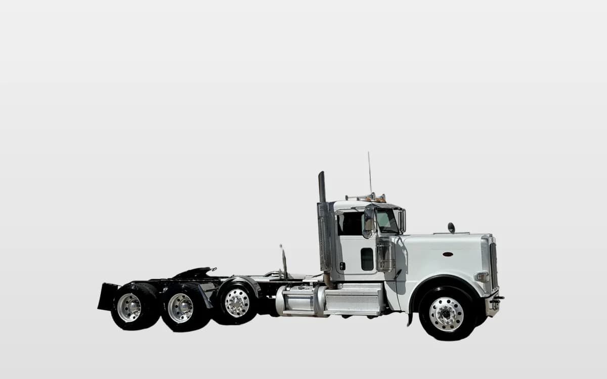 2020 Peterbilt 389 — photo 1